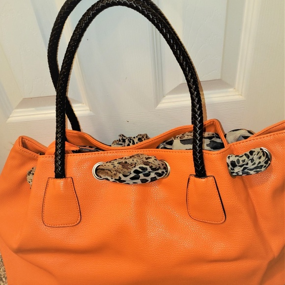 Penelope Ann Pretty Is As Pretty Does Handbag - Picture 4 of 8